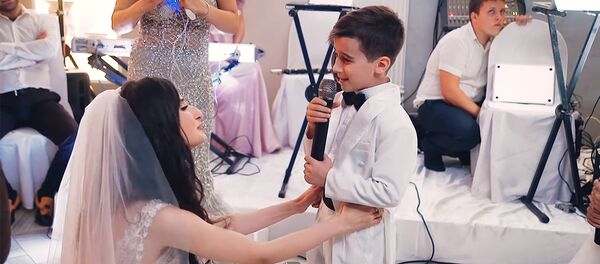 Дети спели на свадьбе сестры - Sputnik Արմենիա