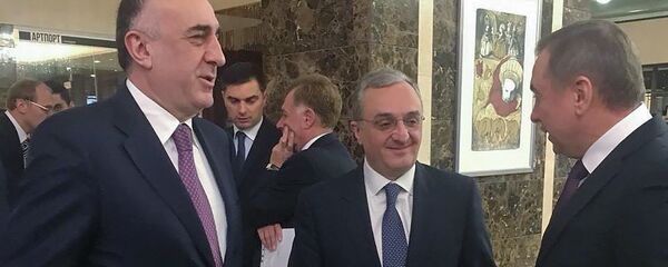 Главы МИД Армении и Азербайджана Зограб Мнацаканян и Эльмар Мамедъяров - Sputnik Армения