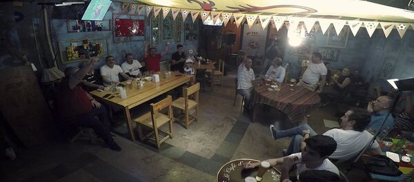 В столичном пабе Navavar стартовал проект Sputnik Fan Zone - Sputnik Армения