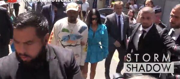 Ким Кардашьян вернулась в Париж впервые с момента ограбления Ким Кардашьян вернулась в Париж впервые с момента ограбления - Sputnik Армения