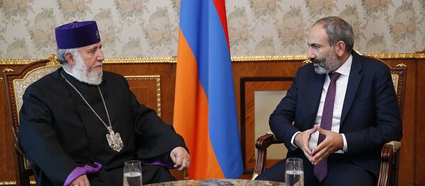 Никол Пашинян и Катлиокос Гарегин 2-ой - Sputnik Армения