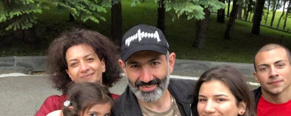 Семья премьер-министра Армении Никола Пашиняна - Sputnik Արմենիա