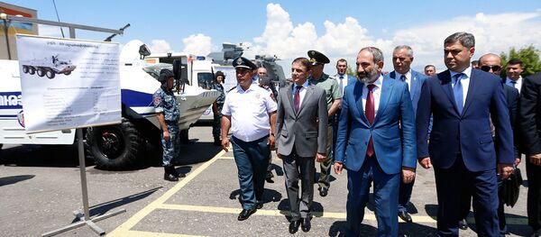 Премьер-министр Армении Никол Пашинян принял участие на торжествах по случаю 26-летия образования полицейских войск (21 июня 2018). Еревaн - Sputnik Армения