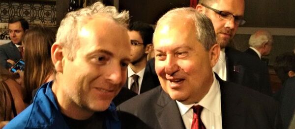 Известный блогер Александр Лапшин и президент Армении Армен Саркисян - Sputnik Армения