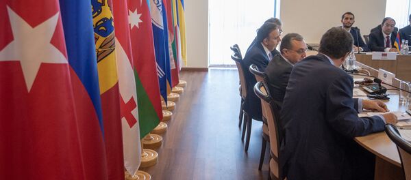 38-ое заседание глав МИД ОЧЭС (27 июня 2018). Еревaн 38-ое заседание глав МИД ОЧЭС (27 июня 2018). Еревaн - Sputnik Армения