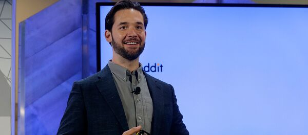 Выступление соучредителя Reddit Алексиса Оганяна на мероприятии Microsoft (13 декабря 2017). Сан-Франциско Выступление соучредителя Reddit Алексиса Оганяна на мероприятии Microsoft (13 декабря 2017). Сан-Франциско - Sputnik Արմենիա