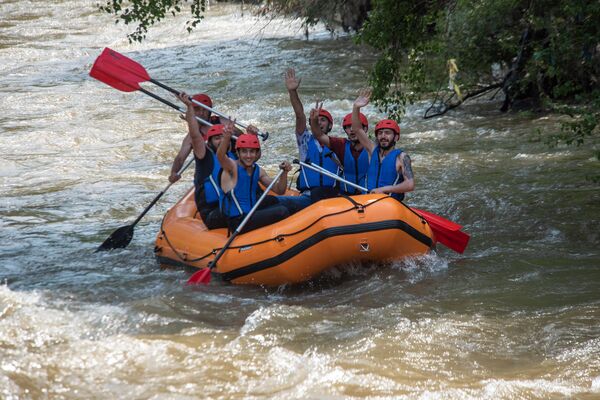 В Армении запущен новый для Армении туристический проект для экстремалов – рафтинг - Sputnik Армения