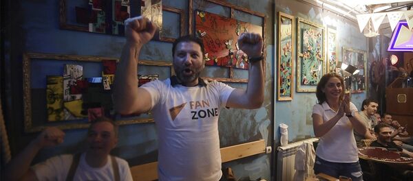 Sputnik Fan Zone-ում ֆուտբոլասերները դիտում են Արգենտինա–Նիգերիա խաղը Sputnik Fan Zone-ում ֆուտբոլասերները դիտում են Արգենտինա–Նիգերիա խաղը - Sputnik Արմենիա