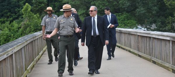 Президент Армении Армен Саркисян посетил мемориальный комплекс Теодора Рузвельта (26 июня 2018). США Президент Армении Армен Саркисян посетил мемориальный комплекс Теодора Рузвельта (26 июня 2018). США - Sputnik Армения