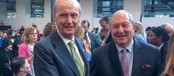 Президент Армении Армен Саркисян и посол Испании в США Педро Моренес - Sputnik Армения