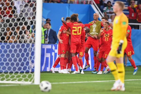Футболисты сборной Бельгии празднуют забитый гол во время матча Англия - Бельгия (28 июня 2018). Калининград - Sputnik Армения