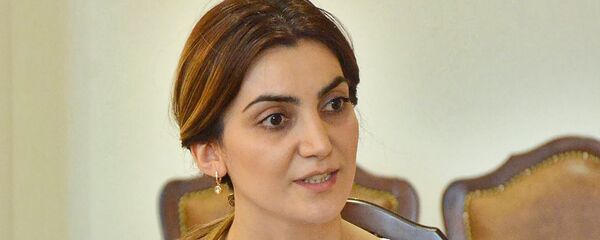 Врио мэра Эчмиадзина Диана Гаспарян на приеме у Католикоса Гарегина Второго (28 июня 2018). Эчмиадзин - Sputnik Армения