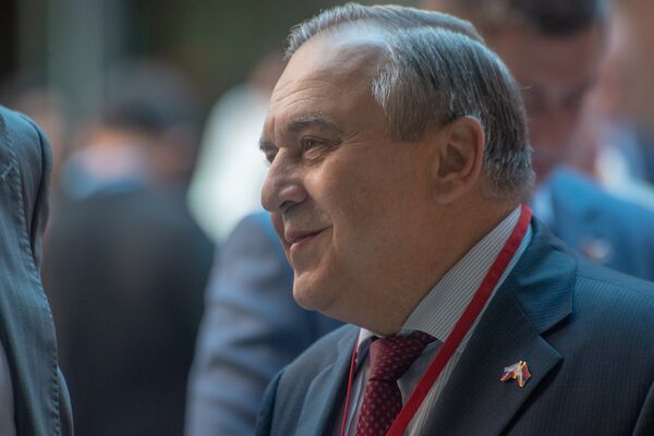 Заместитель председателя правительства Репсублики Крым, попстпред Репсублики Крым при Президенте РФ Георгий Мурадов Заместитель председателя правительства Репсублики Крым, попстпред Репсублики Крым при Президенте РФ Георгий Мурадов - Sputnik Армения