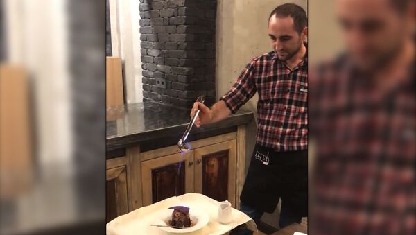 Оригинальная подача десерта от повара ресторана Шереп - Sputnik Армения