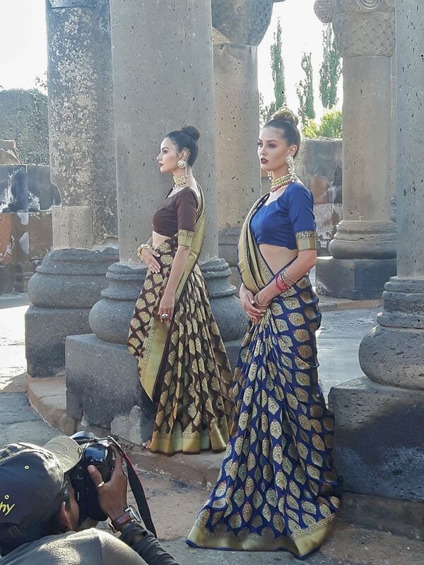 Съемки национальных индийских костюмов с армянскими моделями представителями ведущей PR и фэшн-индустрии Индии - Поми Доктор и Диша Локаре в Армении - Sputnik Армения