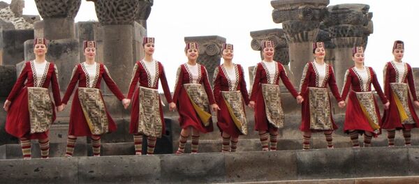 Армянский национальный танец кочари Армянский национальный танец кочари - Sputnik Армения