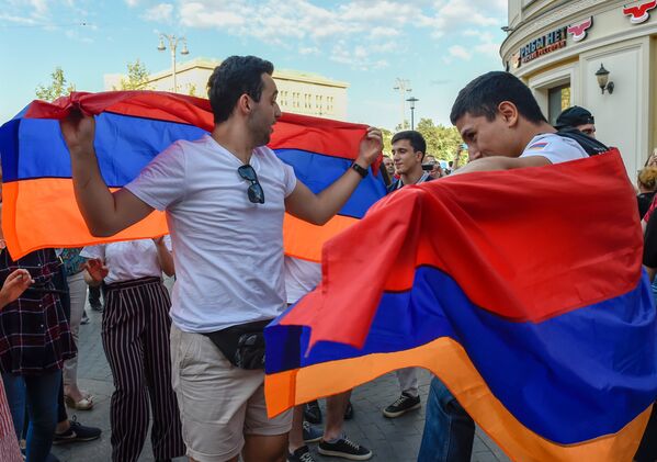 Հայկական երգ ու պար Մոսկվայի Նիկոլսկայա փողոցում - Sputnik Արմենիա