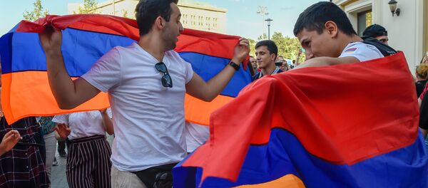 Армянский патриотический вечер на Никольской улице (2 июля 2018). Москвa - Sputnik Արմենիա