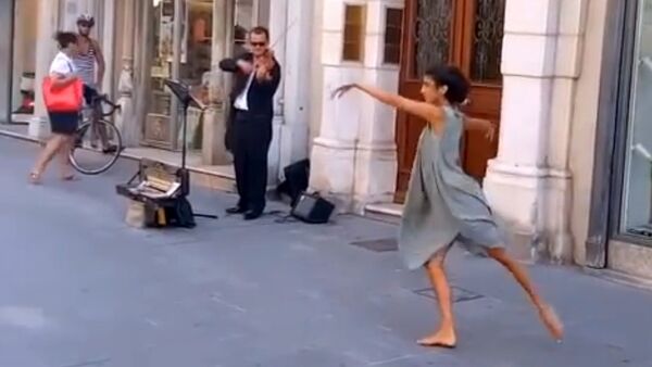 Палестинская балерина станцевала на улицах Италии - Sputnik Армения