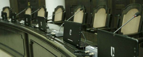 Армянские компьютеры в зале заседаний правительства Армении Армянские компьютеры в зале заседаний правительства Армении - Sputnik Արմենիա