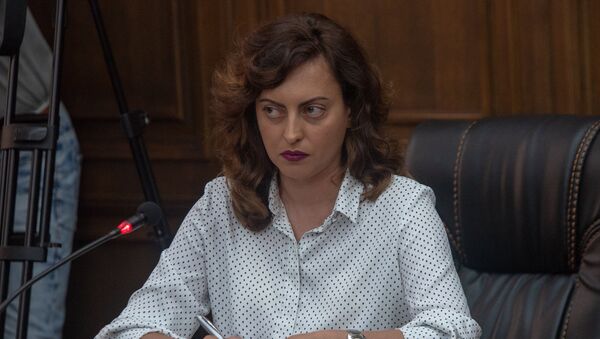 Лена Назарян во время обсуждения по избирательному кодексу в Парламенте (5 июля 2018). Еревaн - Sputnik Армения