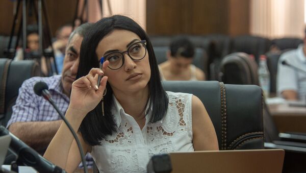 Арпине Ованисян во время обсуждения по избирательному кодексу в Парламенте (5 июля 2018). Еревaн - Sputnik Армения
