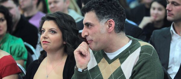 Главный редактор телеканала Russia Today Маргарита Симоньян и режиссер Тигран Кеосаян - Sputnik Արմենիա