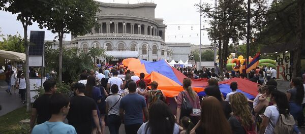 День Конституции Армении отметили шествием в Ереване - Sputnik Արմենիա