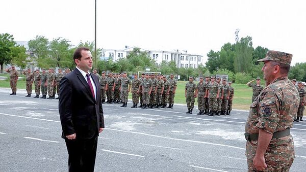 Министр обороны Армении Давид Тоноян посетил одну из воинских частей республики (5 июля 2018). Армeния - Sputnik Армения