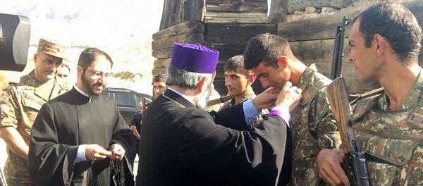 Католикос всех армян Гарегин II на Нахичеванской границе (7 июля 2018) Католикос всех армян Гарегин II на Нахичеванской границе (7 июля 2018) - Sputnik Արմենիա