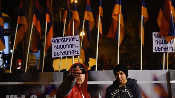 LIVE: Оппозиция требует аннулировать еще не подведенные итоги референдума - Sputnik Արմենիա
