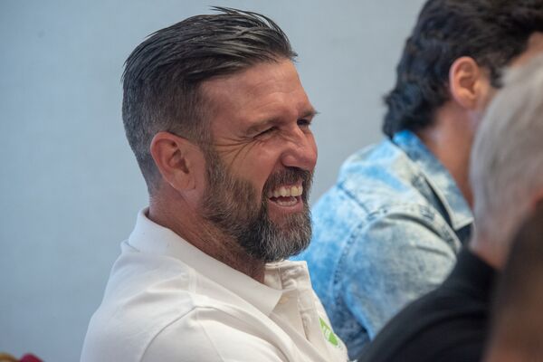 Футболист сборной Франции Венсан Кандела на пресс конференции накануне матча легенд в Ереване (7 июля 2018). Ереван - Sputnik Армения