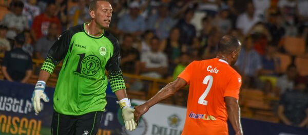 Роман Березовский и Кафу на футбольном Матче легенд (8 июля 2018). Еревaн - Sputnik Армения