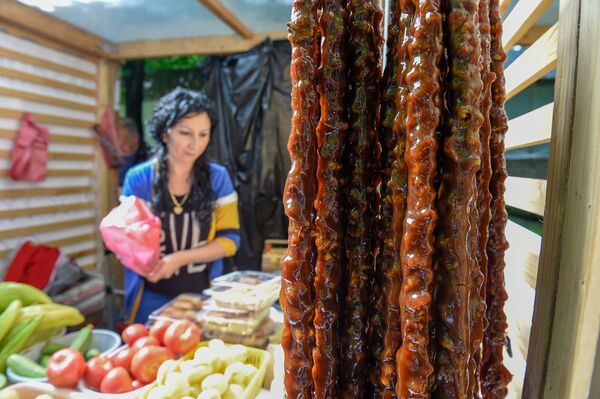 Хотя можно было просто погуглить: как в Москве отмечают Дни Еревана - официальные ответы Хотя можно было просто погуглить: как в Москве отмечают Дни Еревана - официальные ответы - Sputnik Армения