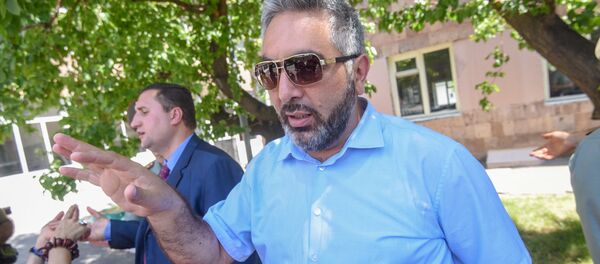 Арцрун Ованнисян на брифинге заместителя министра обороны Армении Габриеля Балаяна в республиканском сборном пункте (10 июля 2018). Еревaн - Sputnik Армения