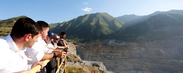 Премьер-министр Армении Никол Пашинян посетил Зангезурский медно-молибденовый комбинат (5 июля 2018). Каджаран - Sputnik Армения