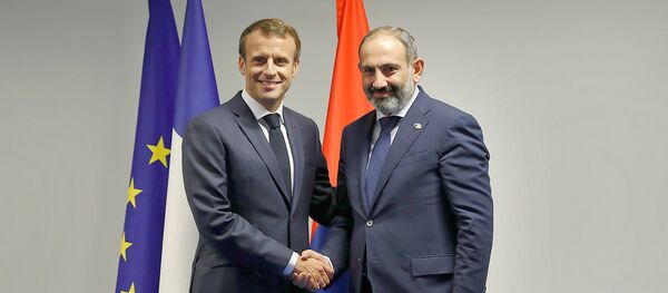 Встреча премьер-министра Армении Никола Пашиняна и Президента Франции Эммануэля Макрона накануне двусторонней встречи на полях саммита НАТО (11 июля 2018). Брюссель Встреча премьер-министра Армении Никола Пашиняна и Президента Франции Эммануэля Макрона накануне двусторонней встречи на полях саммита НАТО (11 июля 2018). Брюссель - Sputnik Արմենիա