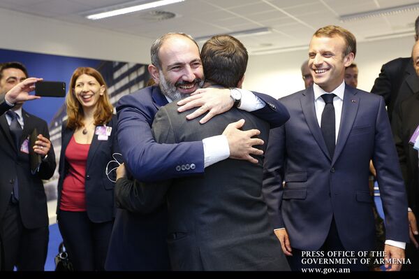 Во время встречи премьер-министра Армении Никола Пашиняна и Президента Франции Эммануэля Макрона (11 июля 2018). Брюссель - Sputnik Армения