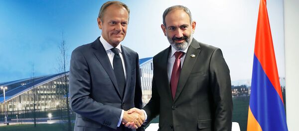Премьер-министр Армении Никол Пашинян встретился с Председателем Европейского совета Дональдом Туском (12 июля 2018). Брюссель - Sputnik Армения