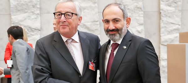 Премьер-министр Армении Никол Пашинян встретился с Председателем Европейской Комиссии Жан-Клодом Юнкером (12 июля 2018). Брюссель - Sputnik Армения