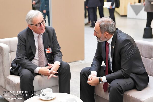 Премьер-министр Армении Никол Пашинян встретился с Председателем Европейской Комиссии Жан-Клодом Юнкером (12 июля 2018). Брюссель - Sputnik Армения