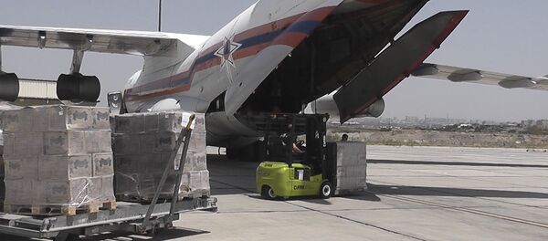Российский военно-транспортный самолет Ил-76 доставил в Сирию гуманитарную помощь - Sputnik Армения