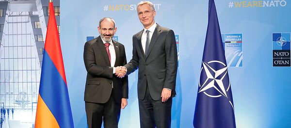 Встреча премьер-министра Армении Никола Пашиняна и Генерального секретаря НАТО Йенса Столтенберга (12 июля 2018). Брюссель - Sputnik Армения