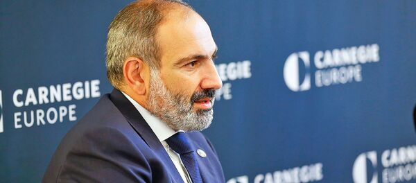 Премьер-министр Армении Никол Пашинян на встрече с экспертами Карнеги Европа (11 июля 2018). Брюссель Премьер-министр Армении Никол Пашинян на встрече с экспертами Карнеги Европа (11 июля 2018). Брюссель - Sputnik Արմենիա