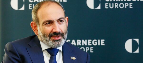 Премьер-министр Армении Никол Пашинян на встрече с экспертами Карнеги Европа (11 июля 2018). Брюссель Премьер-министр Армении Никол Пашинян на встрече с экспертами Карнеги Европа (11 июля 2018). Брюссель - Sputnik Արմենիա