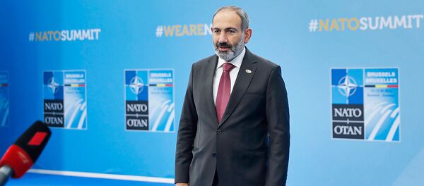 Премьер-министр Армении Никол Пашинян перед встречей с Президентом Латвии Раймондом Вейонисом на полях саммита НАТО (12 июля 2018). Брюссель Премьер-министр Армении Никол Пашинян перед встречей с Президентом Латвии Раймондом Вейонисом на полях саммита НАТО (12 июля 2018). Брюссель - Sputnik Արմենիա