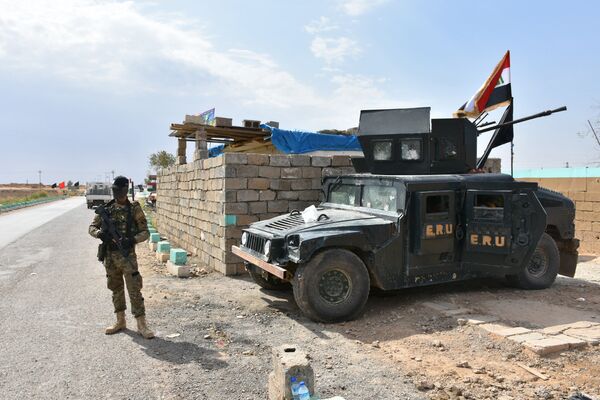 Иракская армия начала операцию по возвращению курдских позиций вокруг спорного нефтяного города Киркук в пятницу, 13 октября 2017 года - Sputnik Армения