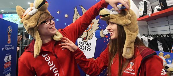 В официальном магазине атрибутики ЧМ-2018 по футболу в Москве В официальном магазине атрибутики ЧМ-2018 по футболу в Москве - Sputnik Армения