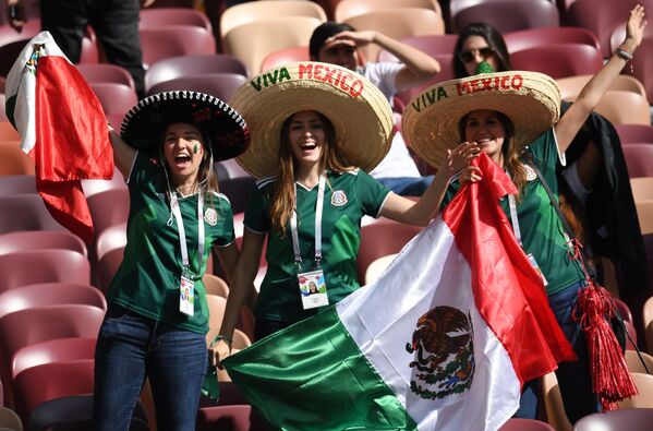 Болельщики сборной Мексики перед началом матча группового этапа чемпионата мира по футболу между сборными Германии и Мексики, 2018 год - Sputnik Армения