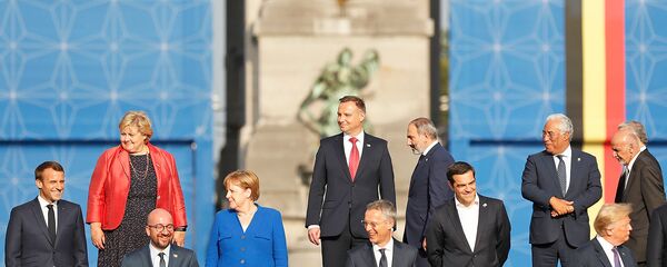 Участники саммита глав государств и глав правительств стран-участниц НАТО у Триумфальной арки в парке пятидесятилетия (11 июля 2018). Брюссель Участники саммита глав государств и глав правительств стран-участниц НАТО у Триумфальной арки в парке пятидесятилетия (11 июля 2018). Брюссель - Sputnik Արմենիա